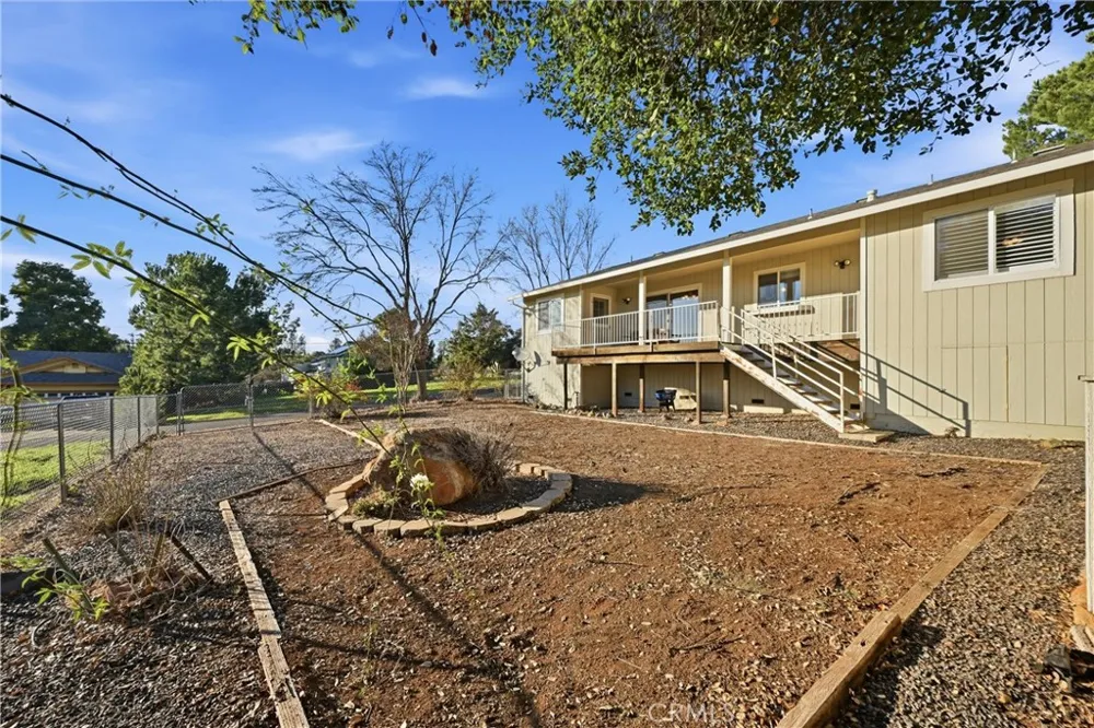 19093 Ravenhill Road Hidden Valley Lake, CA 95467