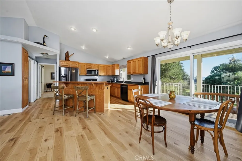 19093 Ravenhill Road Hidden Valley Lake, CA 95467