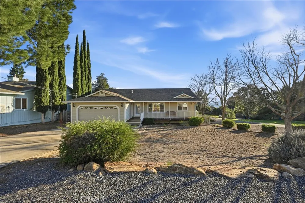 19093 Ravenhill Road Hidden Valley Lake, CA 95467