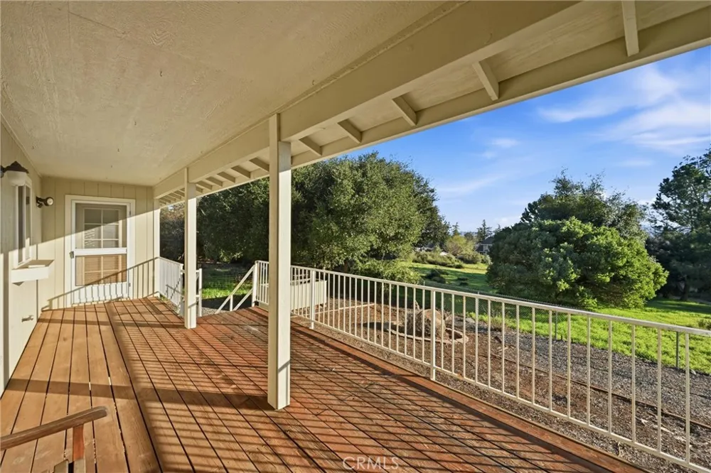 19093 Ravenhill Road Hidden Valley Lake, CA 95467