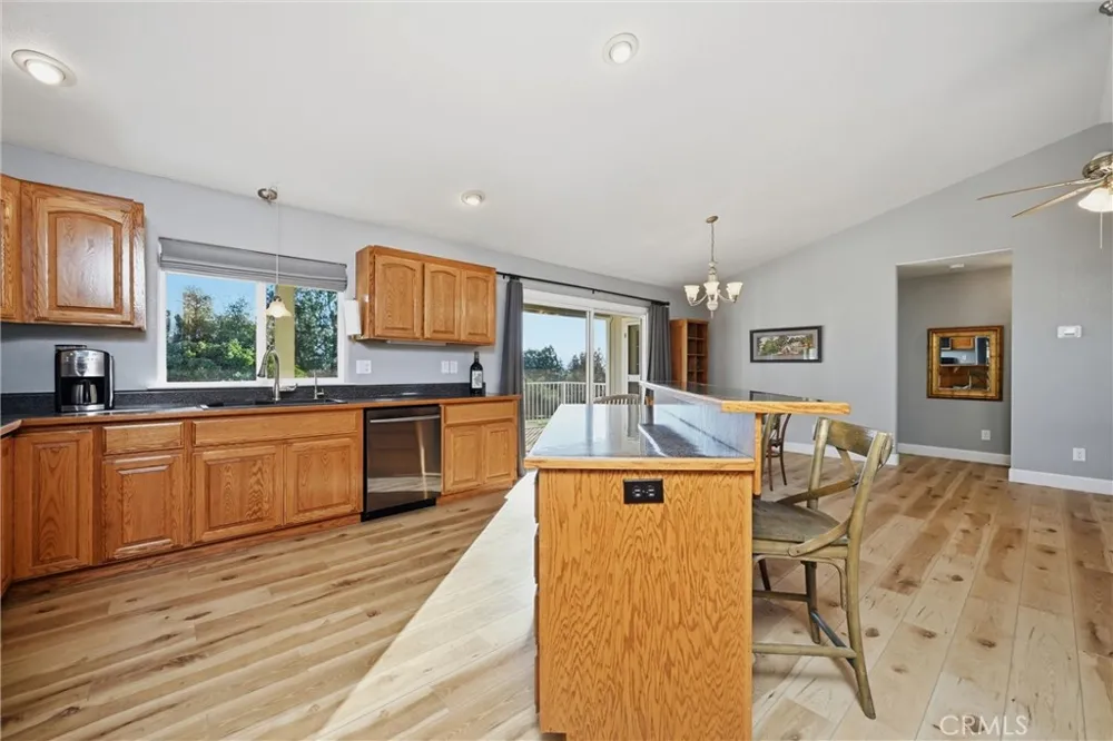 19093 Ravenhill Road Hidden Valley Lake, CA 95467