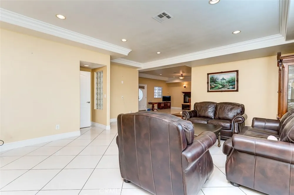 4326 Clara St. Cudahy, CA 90201