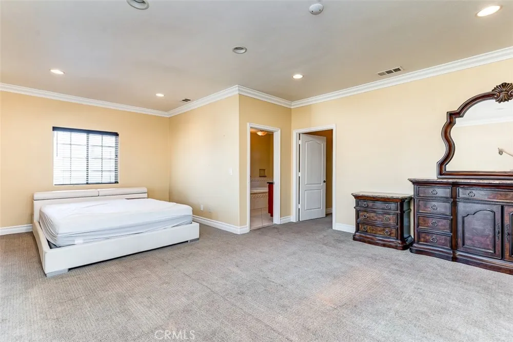 4326 Clara St. Cudahy, CA 90201