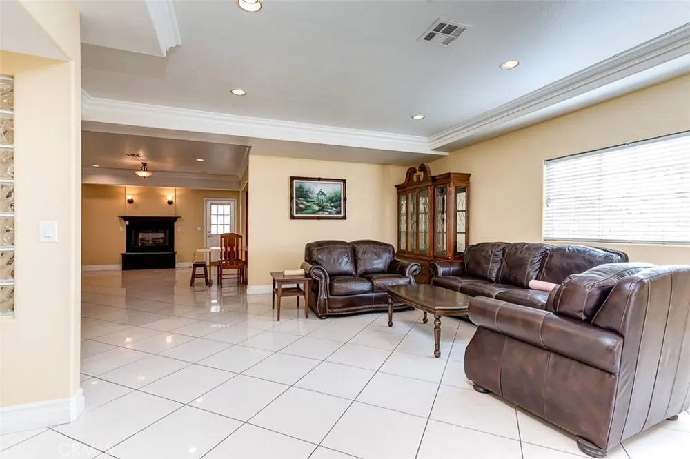 4326 Clara St. Cudahy, CA 90201
