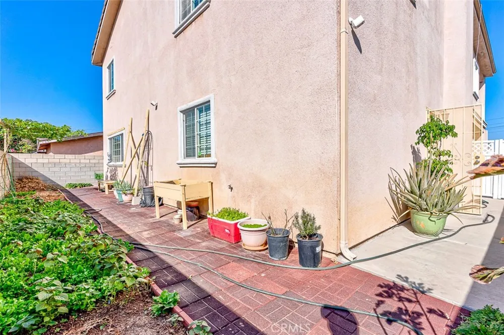 4326 Clara St. Cudahy, CA 90201