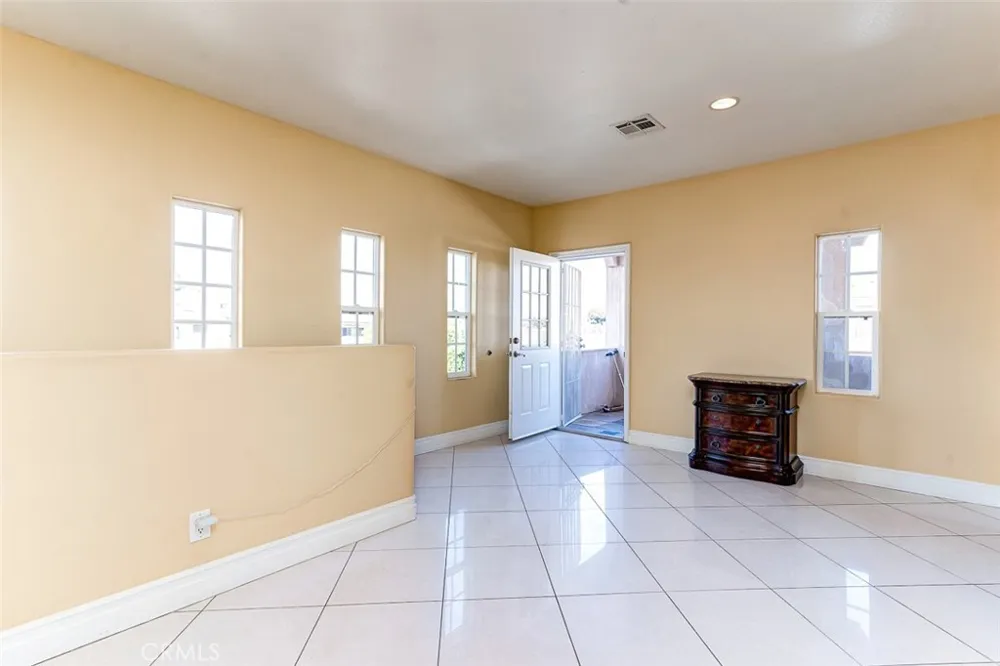 4326 Clara St. Cudahy, CA 90201