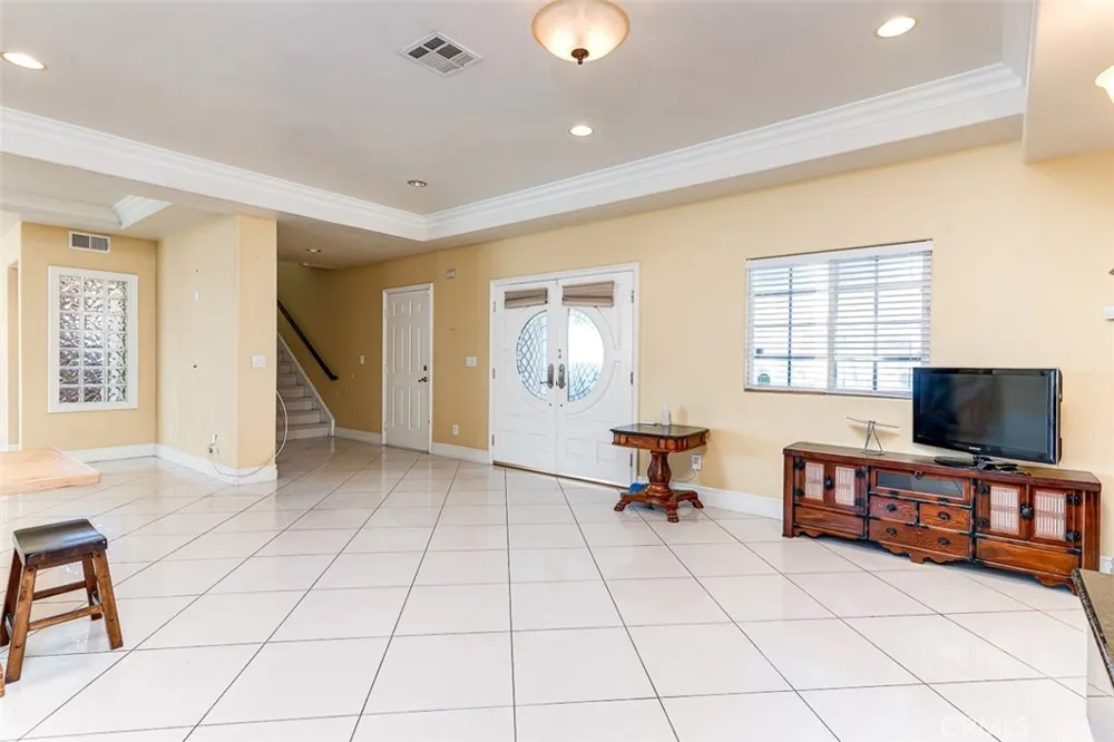 4326 Clara St. Cudahy, CA 90201