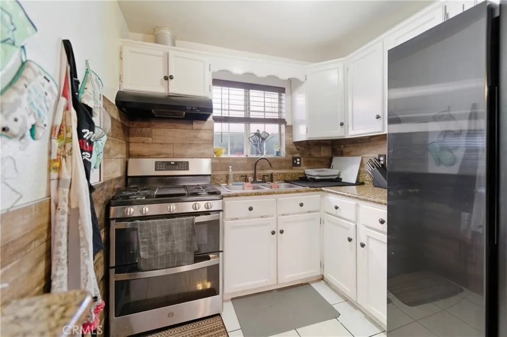 8211 Wilbarn Paramount, CA 90723