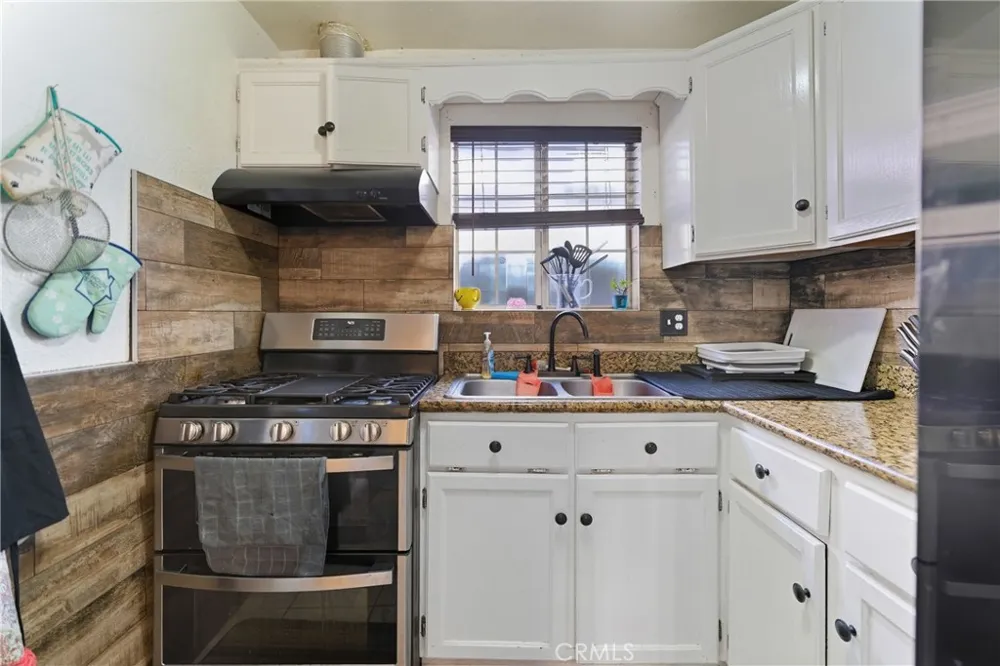 8211 Wilbarn Paramount, CA 90723