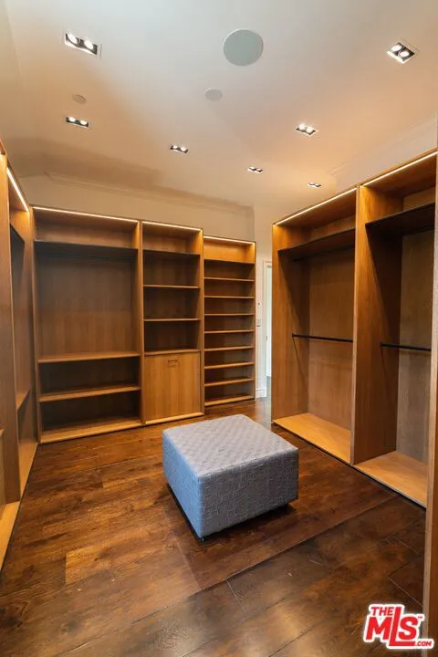 1676 Alta Mura Road Pacific Palisades, CA 90272