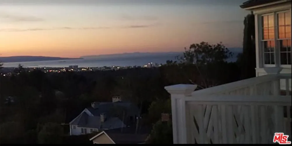 1676 Alta Mura Road Pacific Palisades, CA 90272