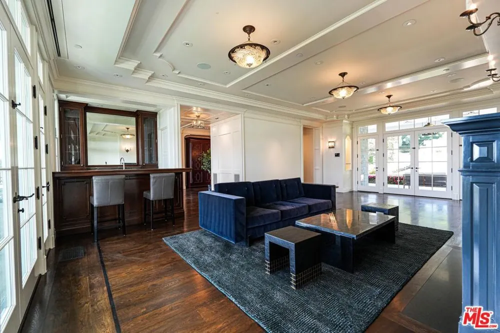 1676 Alta Mura Road Pacific Palisades, CA 90272