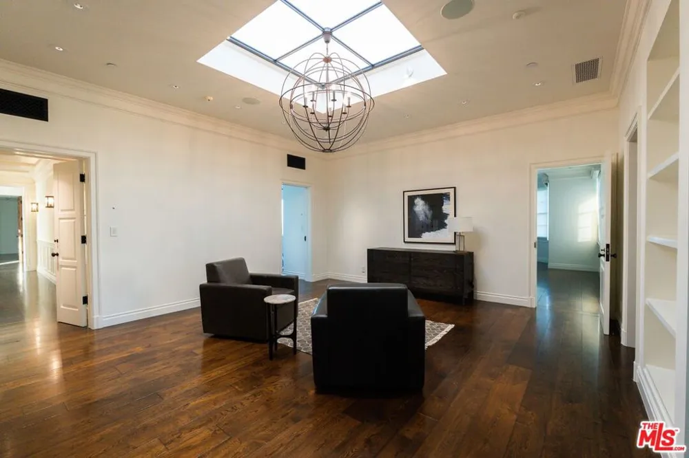 1676 Alta Mura Road Pacific Palisades, CA 90272