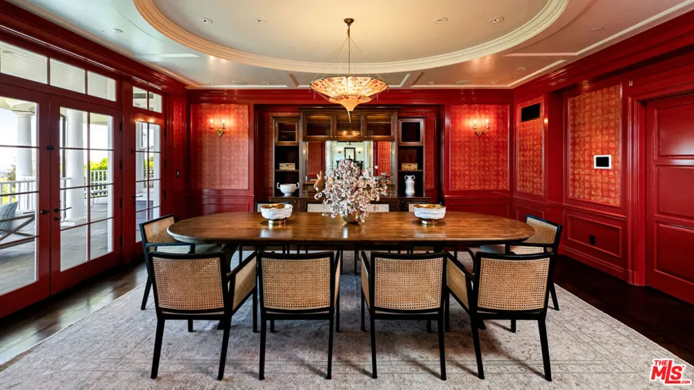 1676 Alta Mura Road Pacific Palisades, CA 90272