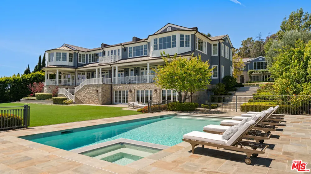 1676 Alta Mura Road Pacific Palisades, CA 90272