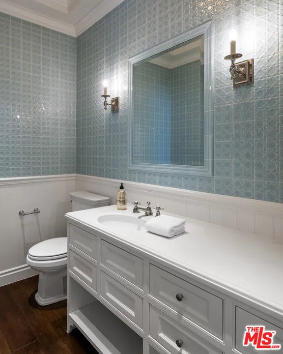 1676 Alta Mura Road Pacific Palisades, CA 90272