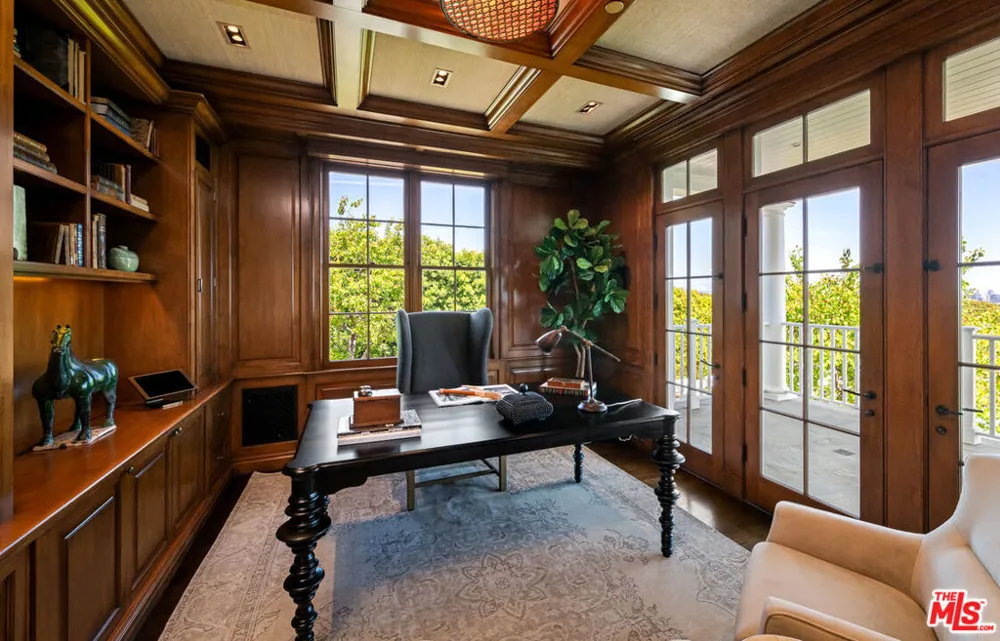 1676 Alta Mura Road Pacific Palisades, CA 90272