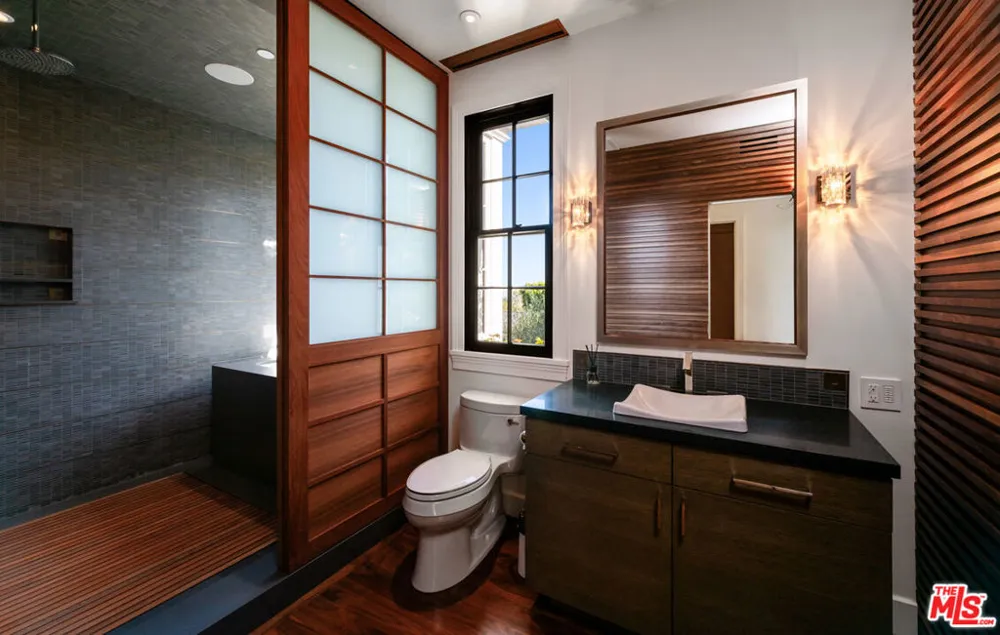 1676 Alta Mura Road Pacific Palisades, CA 90272