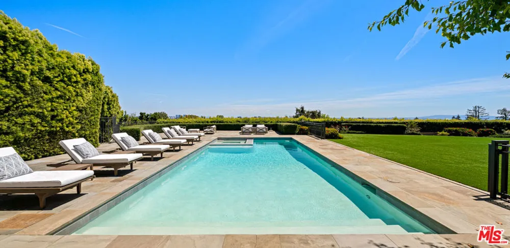 1676 Alta Mura Road Pacific Palisades, CA 90272