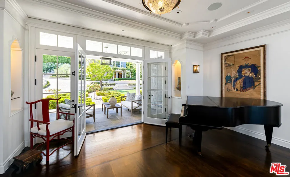 1676 Alta Mura Road Pacific Palisades, CA 90272