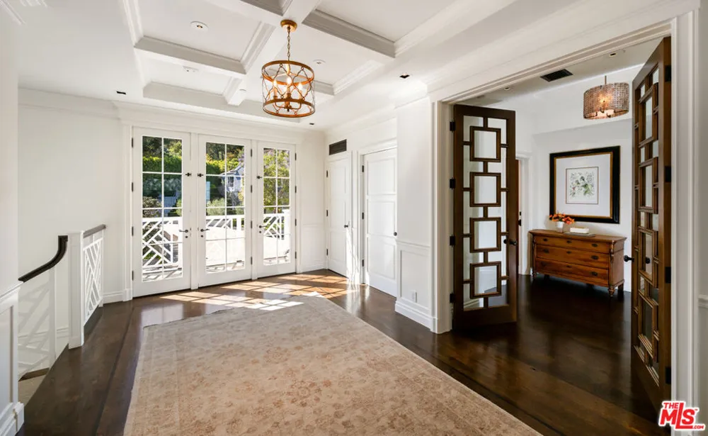1676 Alta Mura Road Pacific Palisades, CA 90272