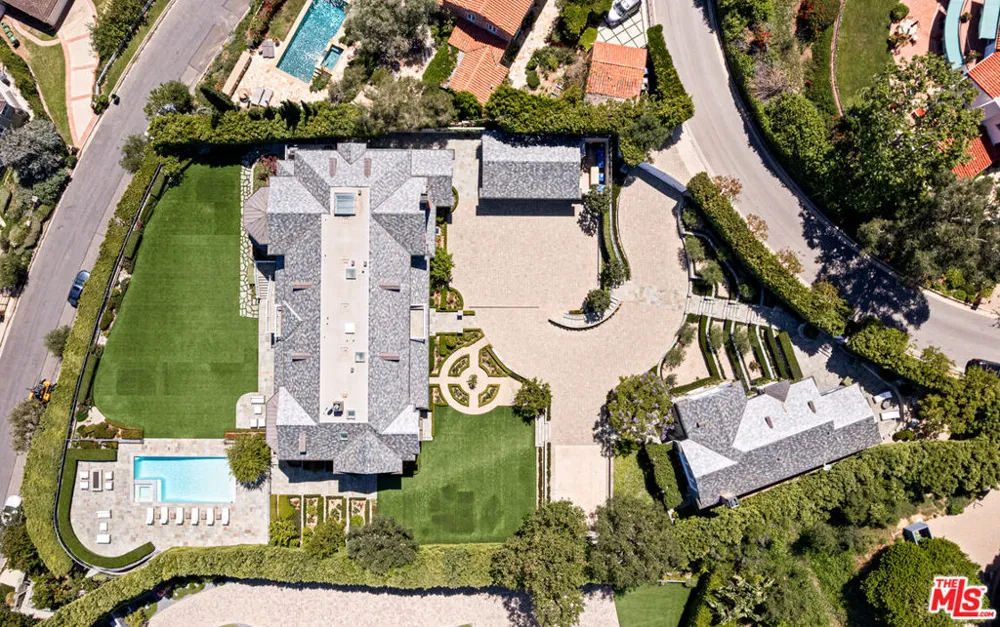 1676 Alta Mura Road Pacific Palisades, CA 90272