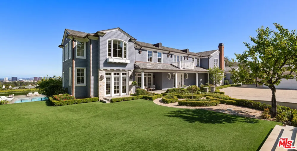1676 Alta Mura Road Pacific Palisades, CA 90272