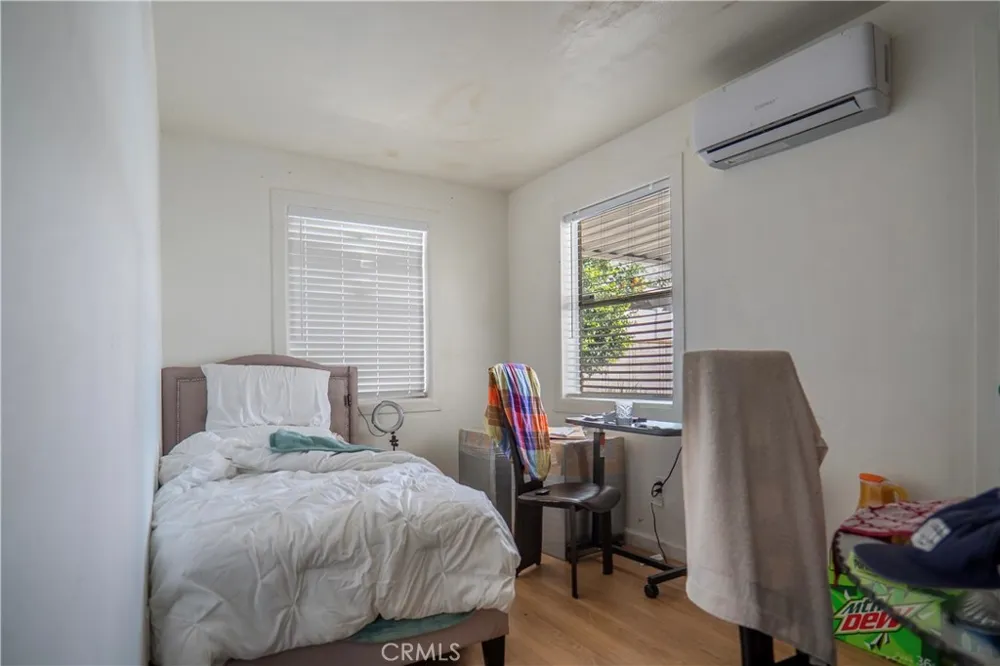 14841 Archwood Van Nuys, CA 91405