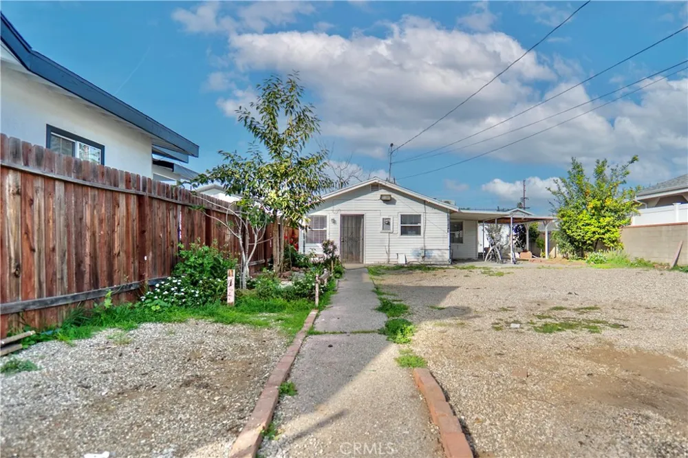 14841 Archwood Van Nuys, CA 91405