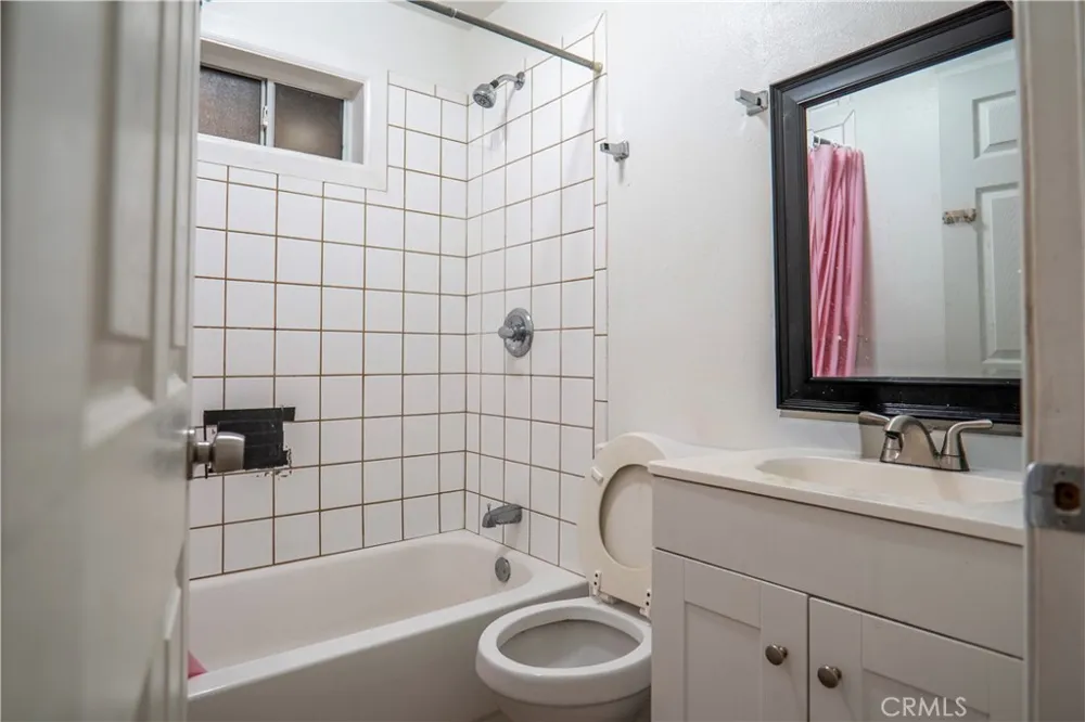 14841 Archwood Van Nuys, CA 91405