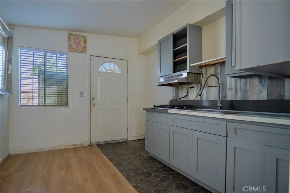 14841 Archwood Van Nuys, CA 91405