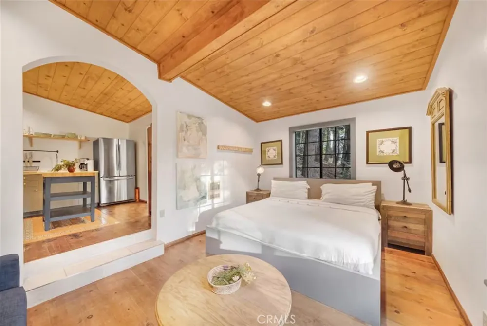 764 Fern Road Lake Arrowhead, CA 92385