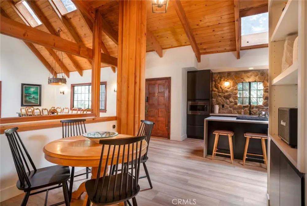 764 Fern Road Lake Arrowhead, CA 92385