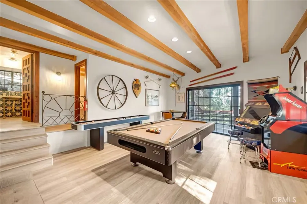 764 Fern Road Lake Arrowhead, CA 92385