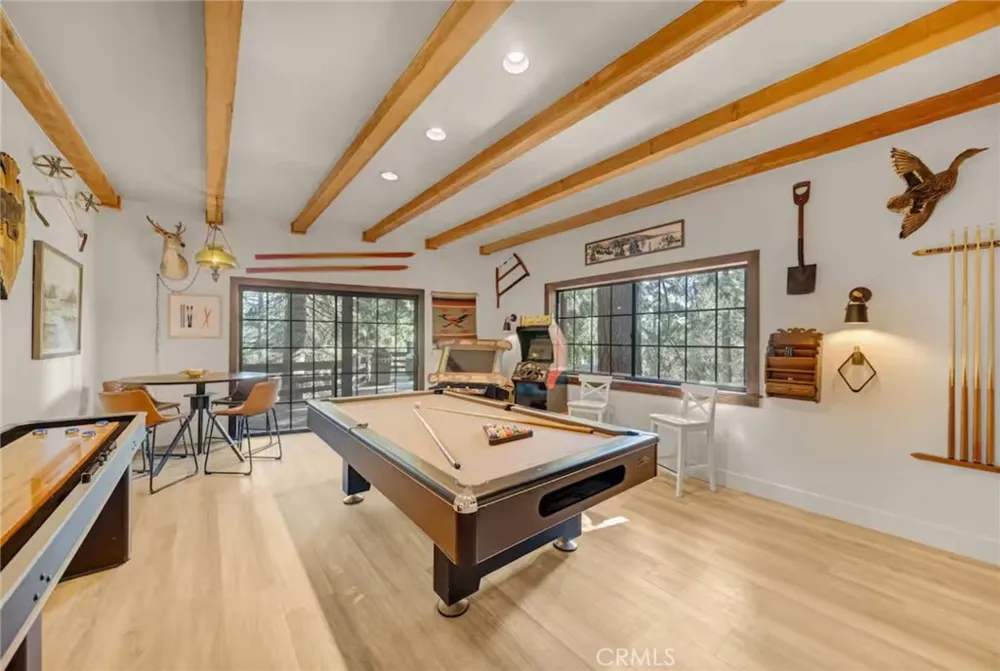 764 Fern Road Lake Arrowhead, CA 92385