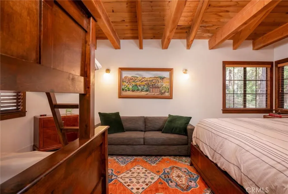 764 Fern Road Lake Arrowhead, CA 92385