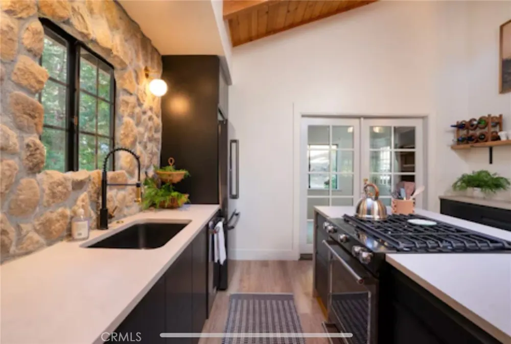 764 Fern Road Lake Arrowhead, CA 92385