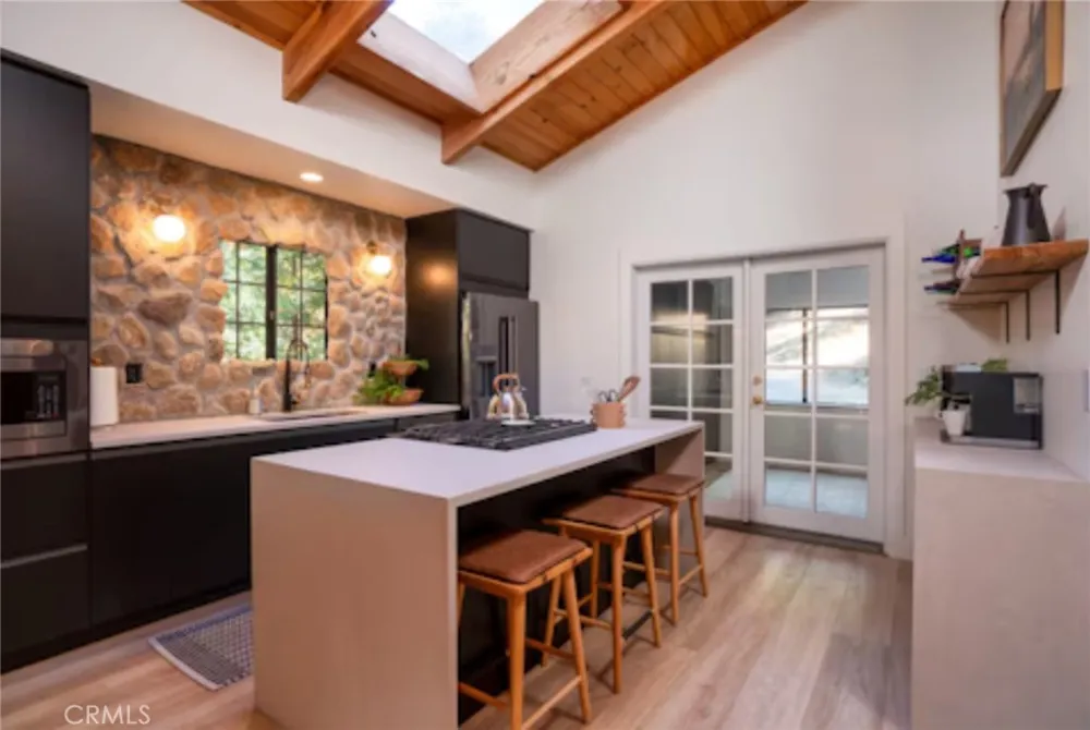 764 Fern Road Lake Arrowhead, CA 92385