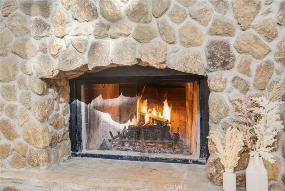 764 Fern Road Lake Arrowhead, CA 92385
