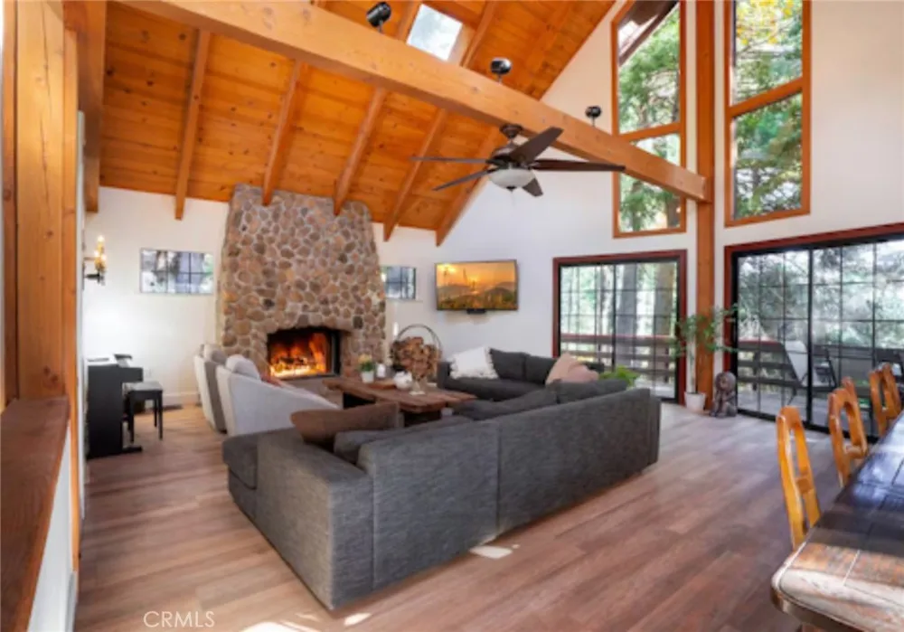 764 Fern Road Lake Arrowhead, CA 92385