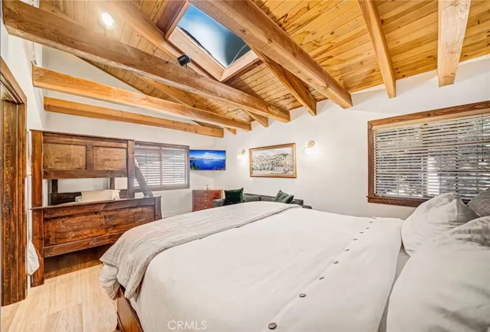 764 Fern Road Lake Arrowhead, CA 92385