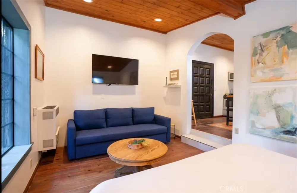 764 Fern Road Lake Arrowhead, CA 92385