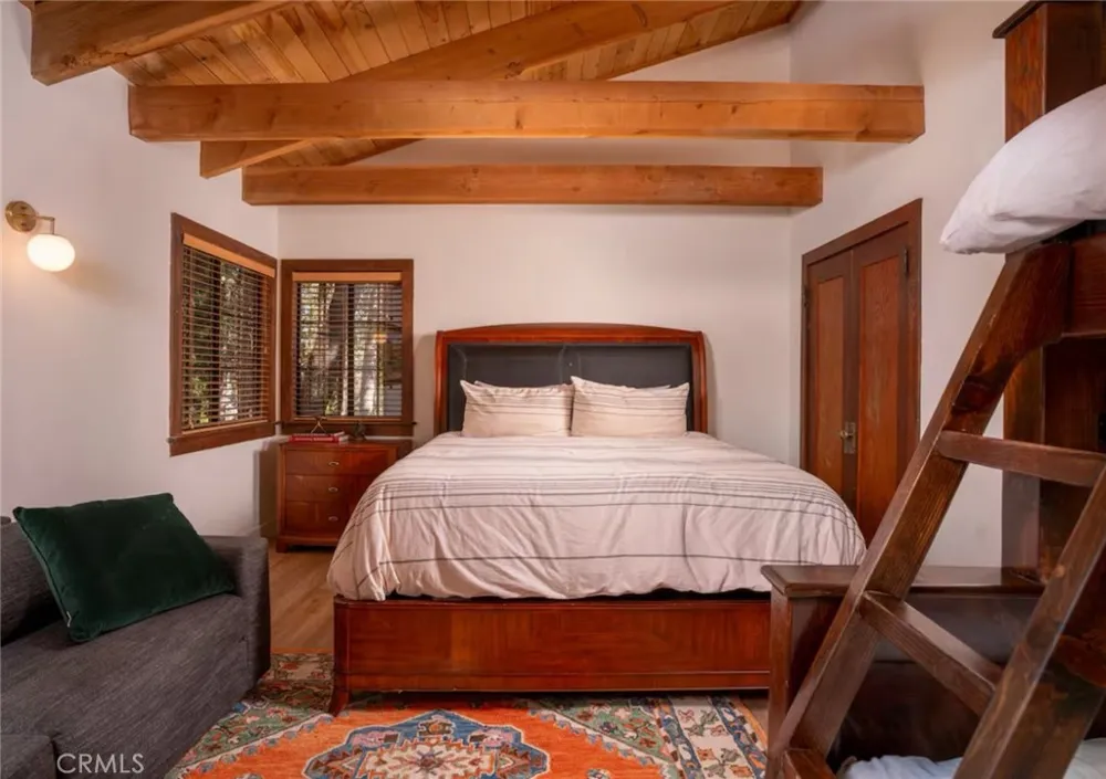 764 Fern Road Lake Arrowhead, CA 92385