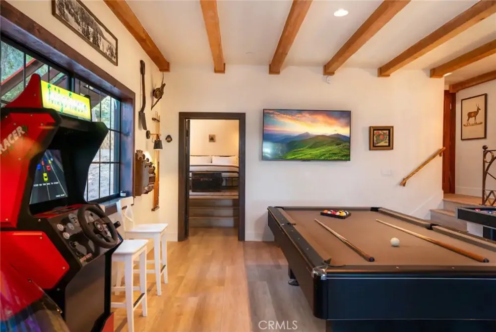 764 Fern Road Lake Arrowhead, CA 92385