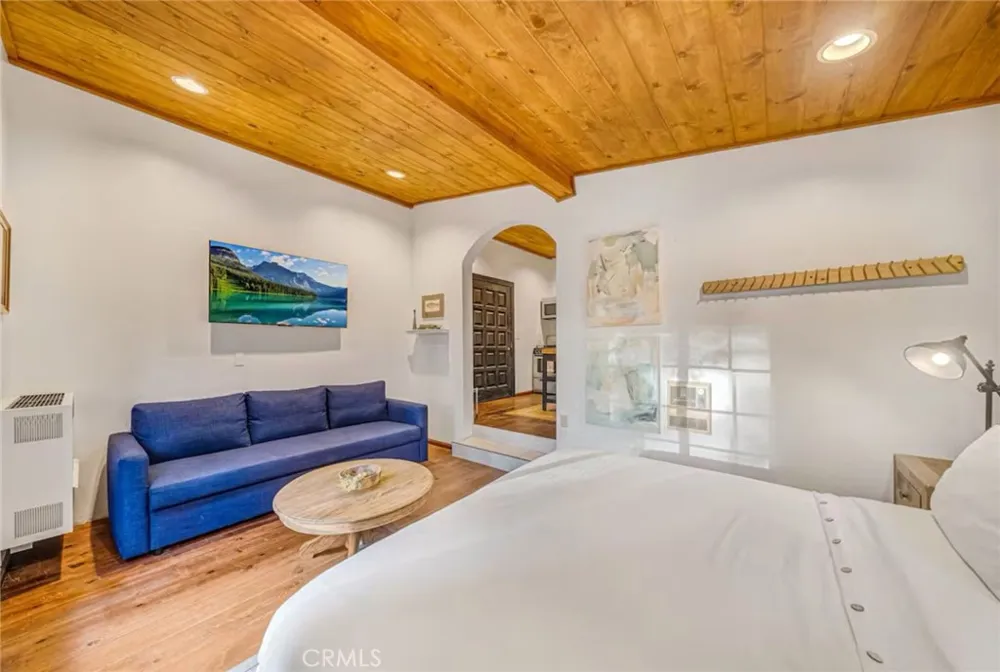 764 Fern Road Lake Arrowhead, CA 92385