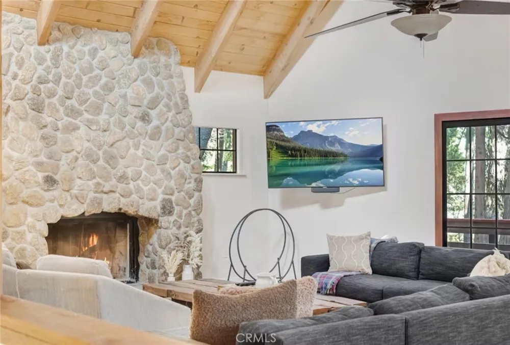 764 Fern Road Lake Arrowhead, CA 92385