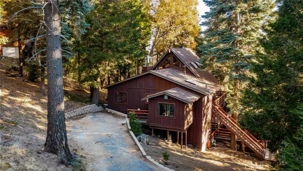 764 Fern Road Lake Arrowhead, CA 92385