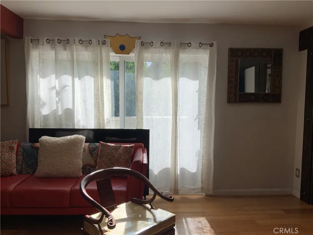 409 Burchett #220 Glendale, CA 91203