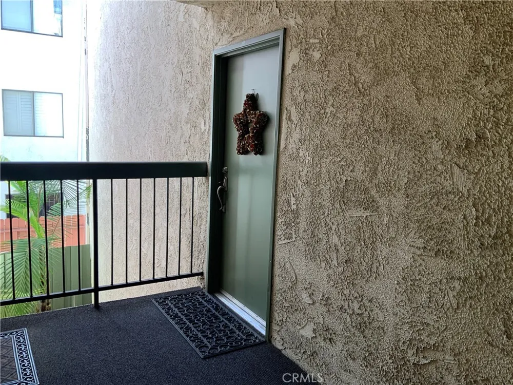 409 Burchett #220 Glendale, CA 91203