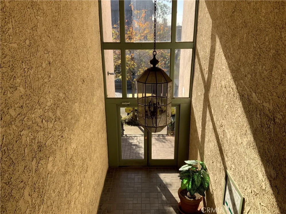 409 Burchett #220 Glendale, CA 91203